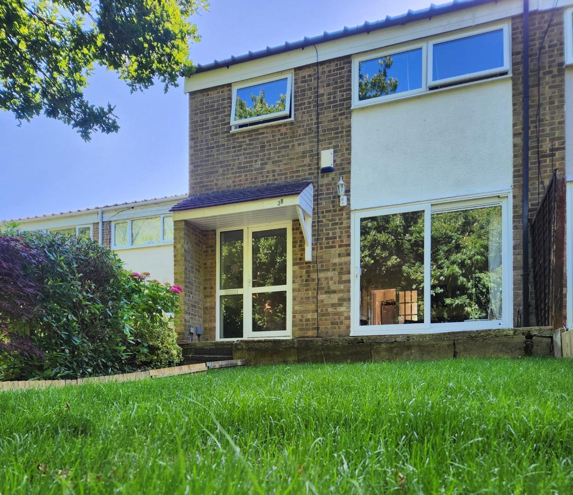 Twin Room In Crawley,Gatwick,West Sussex Ifield Extérieur photo